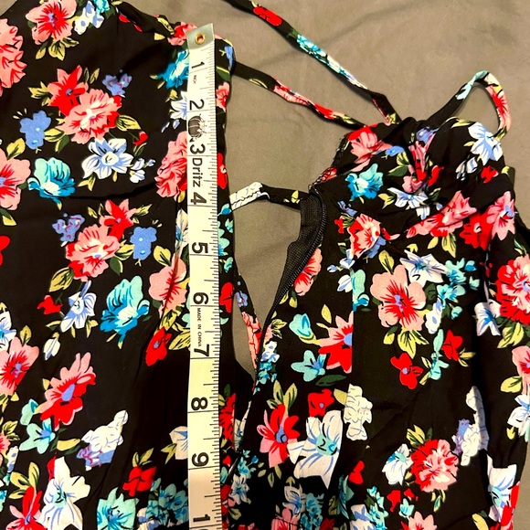 NWT Floral Romper | M - Picture 11 of 13